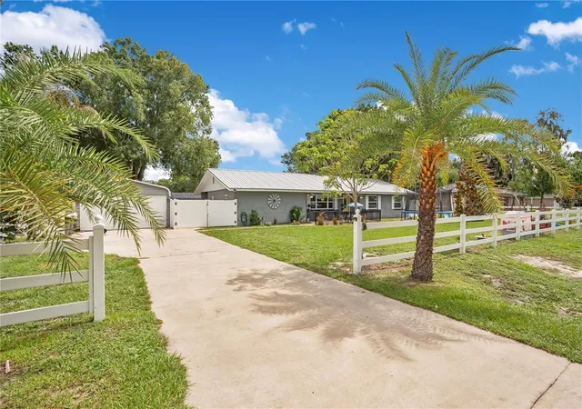 Homes for sale in Mulberry, FL | 3455 Tanager Ln W, Mulberry, FL 33860 | MLS# L4963233