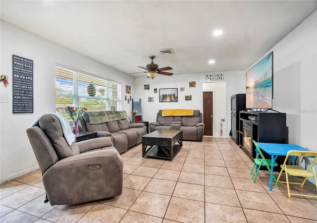 Homes for sale in Mulberry, FL | 3455 Tanager Ln W, Mulberry, FL 33860 | MLS# L4963233