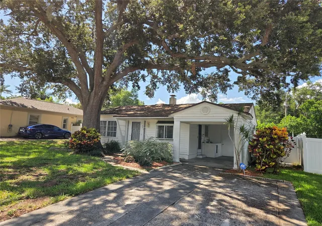 4th image of 321 Wildwood Wy, Belleair, FL 33756 | MLS# TB8525382