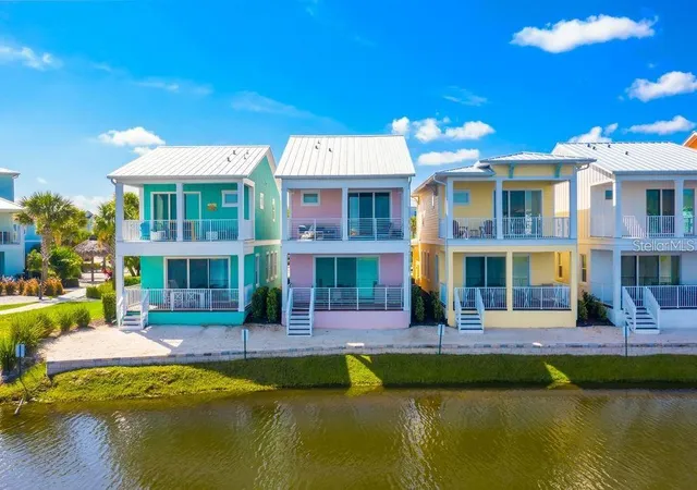 Photo 3 of Single family home for sale at 8117 Surf St, Kissimmee, FL 34747 | MLS# O6421843 | Listing updated on 2026-07-16