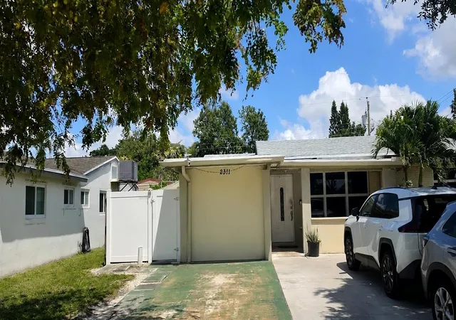 1st image of 2311 N 58th Ter, Hollywood, FL 33021 | MLS# S5152918