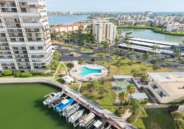 2nd image of 7425 Bay Island Dr S, South Pasadena, FL 33707
