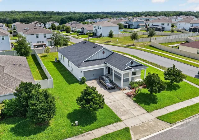 Homes for sale in Apopka, FL | 2364 Carriage Pointe Loop, Apopka, FL 32712 | MLS# O6421856