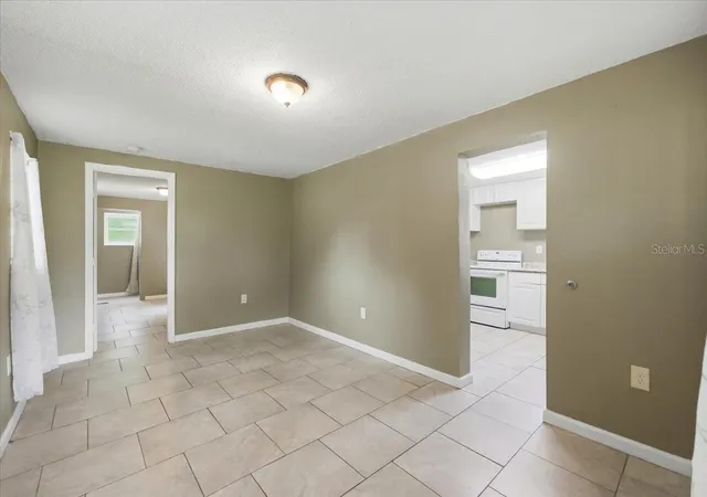 4th image of 2418 Jungle St, Lakeland, FL 33801 | MLS# L4963236
