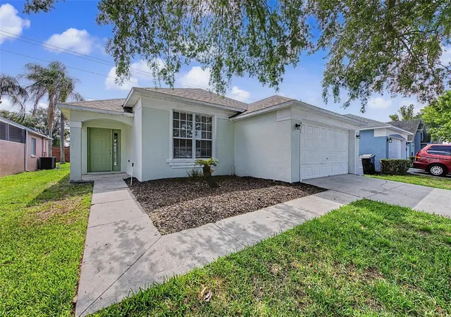 Photo 1 of Single family home for sale at 421 Holborn Loop, Davenport, FL 33897 | MLS# TB8525413 | Listing updated on 2026-10-20