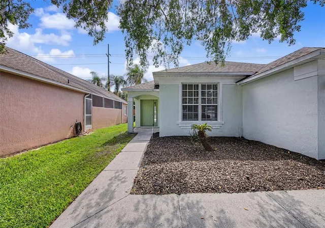 Photo 2 of Single family home for sale at 421 Holborn Loop, Davenport, FL 33897 | MLS# TB8525413 | Listing updated on 2026-10-20