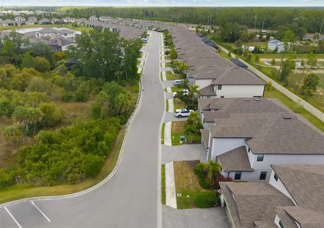 4th image of 19524 Fishhawk Trl, Venice, FL 34293 | MLS# A4698820