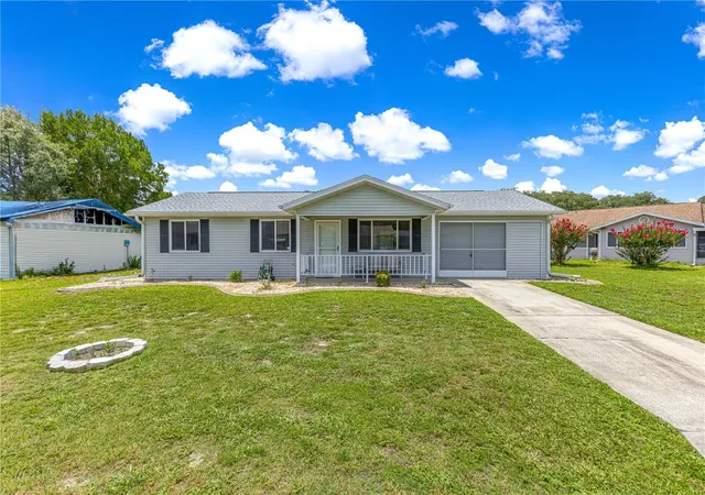 Photo 1 of Single family home for sale at 8208 Sw 108th Lane Rd, Ocala, FL 34481 | MLS# OM727820 | Listing updated on 2026-09-17