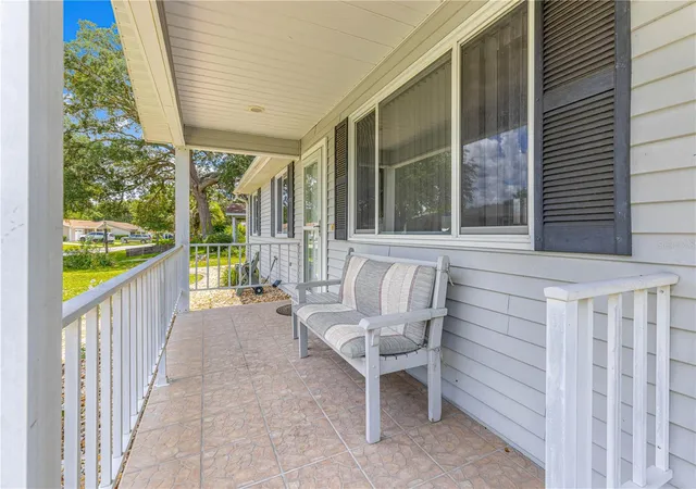 Photo 2 of Single family home for sale at 8208 Sw 108th Lane Rd, Ocala, FL 34481 | MLS# OM727820 | Listing updated on 2026-09-17
