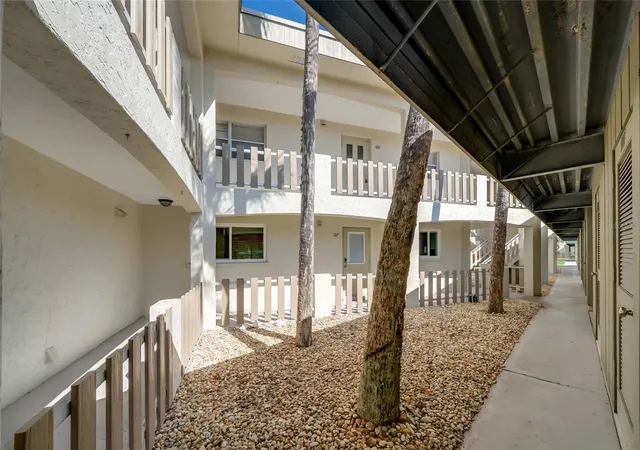5th image of 6300 Flotilla Dr #107, Holmes Beach, FL 34217 | MLS# A4698829