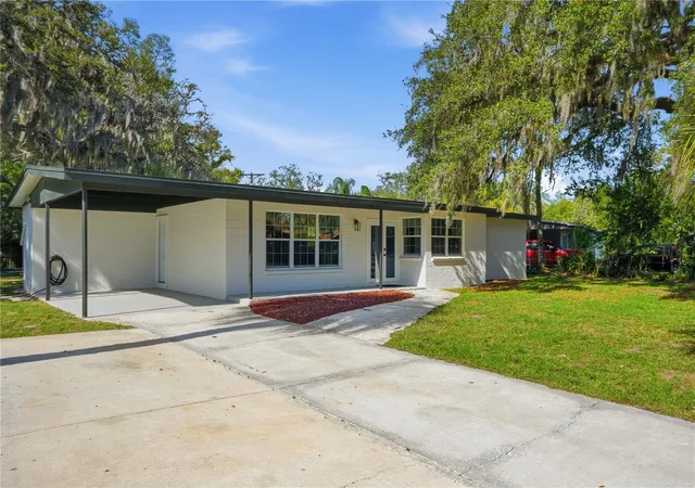3rd image of 707 Aberdeen Cir, Temple Terrace, FL 33617 | MLS# O6421909
