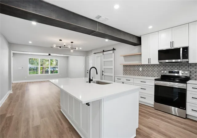 5th image of 707 Aberdeen Cir, Temple Terrace, FL 33617 | MLS# O6421909