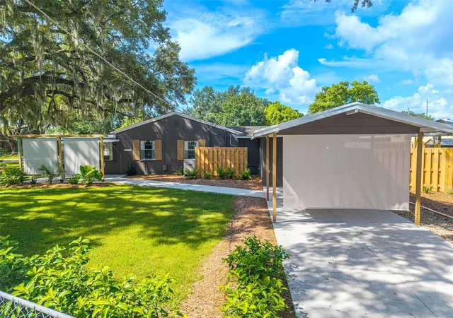 Homes for sale in Auburndale, FL | 310 Rico Wy, Auburndale, FL 33823 | MLS# L4963241