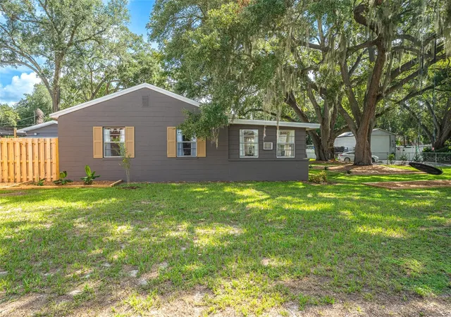 Homes for sale in Auburndale, FL | 310 Rico Wy, Auburndale, FL 33823 | MLS# L4963241
