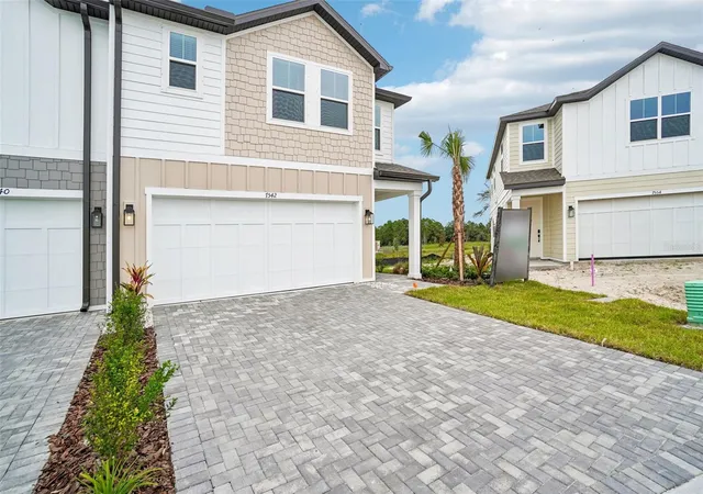 Photo 2 of Townhouse for sale at 7542 Deer Valley Cir, Tampa, FL 33635 | MLS# TB8525460 | Listing updated on 2026-10-03