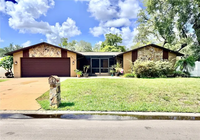 Homes for sale in Port Richey, FL | 7616 Laurel Oak Ct, Port Richey, FL 34668 | MLS# TB8525472