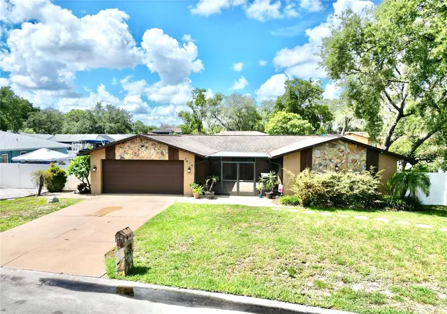 Homes for sale in Port Richey, FL | 7616 Laurel Oak Ct, Port Richey, FL 34668 | MLS# TB8525472