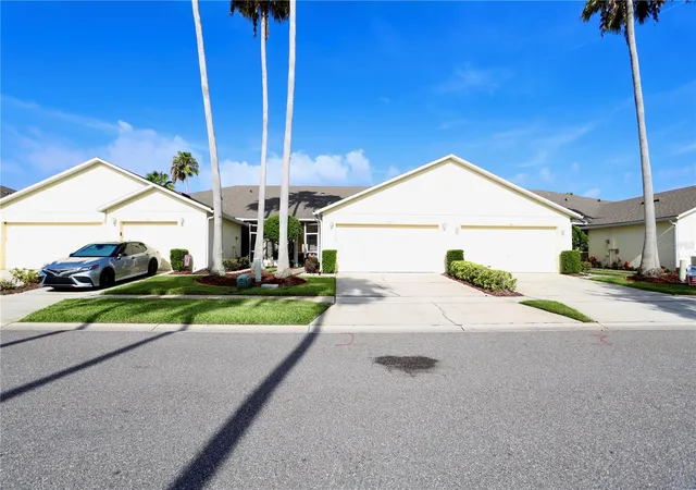 Photo 2 of Townhouse for sale at 170 Clb Villas Ln, Kissimmee, FL 34744 | MLS# S5152939 | Listing updated on 2026-09-08