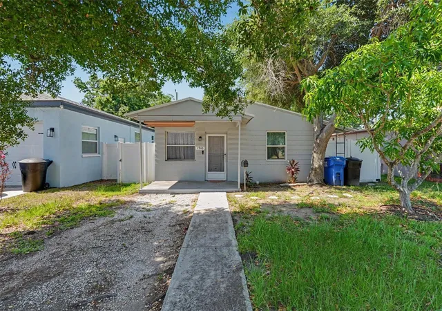 Photo 1 of Single family home for sale at 1946 15th Avenue S, Saint Petersburg, FL | MLS# TB8525474 | Listing updated on 2026-08-13