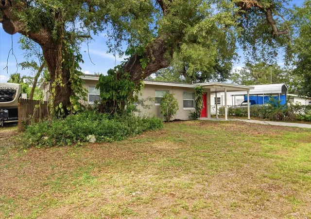 2nd image of 7506 Coral Vine Ln, Tampa, FL 33619 | MLS# TB8525491