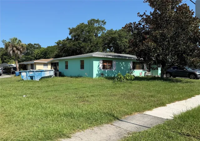 Homes for sale in Clearwater, FL | 1410 Kings Hwy, Clearwater, FL 33755 | MLS# W7887310