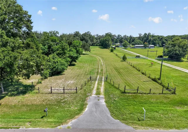 Homes for sale in Trenton, FL | 2039 Sw State Road 26, Trenton, FL 32693 | MLS# OM727832