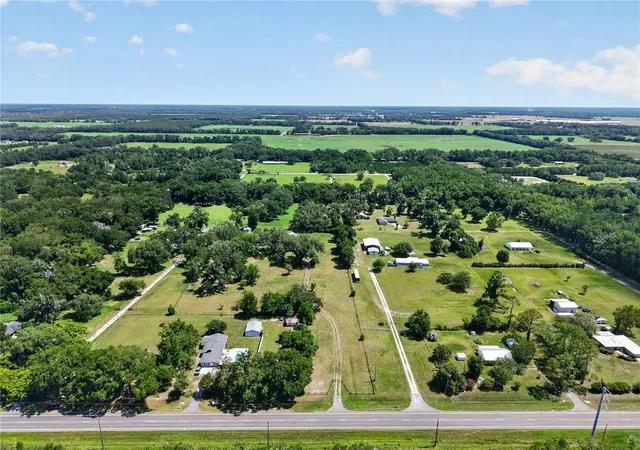 Homes for sale in Trenton, FL | 2039 Sw State Road 26, Trenton, FL 32693 | MLS# OM727832