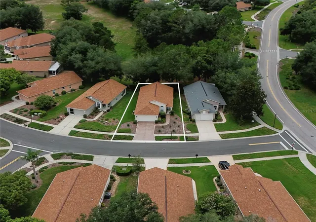 Photo 2 of Single family home for sale at 259 Ctr Oak Cir, Spring Hill, FL 34609 | MLS# W7887312 | Listing updated on 2026-09-12