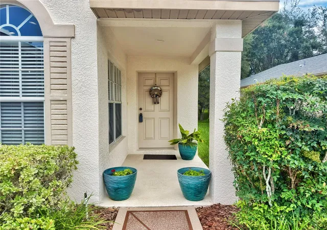 Photo 3 of Single family home for sale at 259 Ctr Oak Cir, Spring Hill, FL 34609 | MLS# W7887312 | Listing updated on 2026-09-12