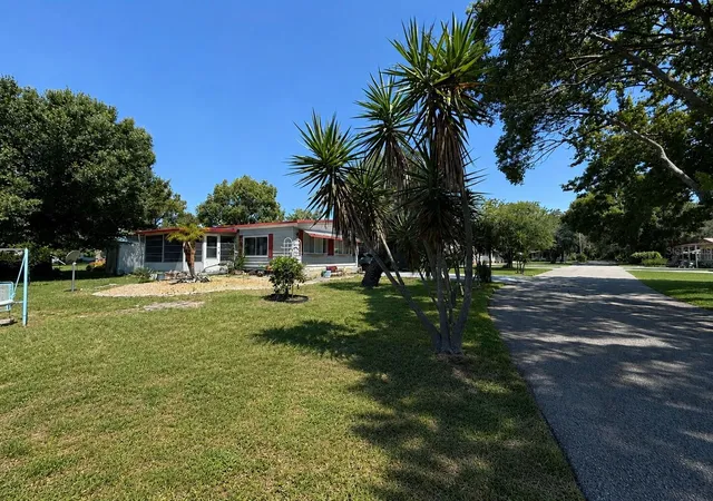 Homes for sale in Mount Dora, FL | 2595 Brookside Cir, Mount Dora, FL 32757 | MLS# G5114597