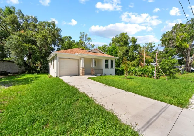 Photo 2 of Single family home for sale at 2915 Chipco St, Tampa, FL 33605 | MLS# TB8525522 | Listing updated on 2026-09-29