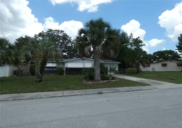 Photo 3 of Single family home for sale at 5248 Ironwood Ln, New Port Richey, FL 34653 | MLS# W7887315 | Listing updated on 2026-10-21
