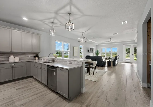 5th image of 590 Lake Winnemissett Dr, Deland, FL 32724 | MLS# V4950010