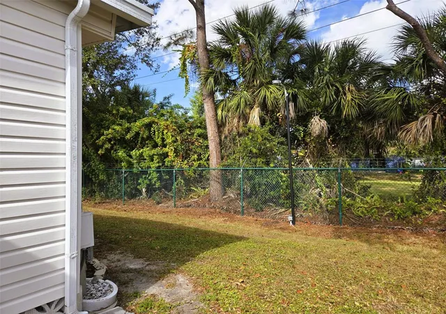 Photo 3 of Manufactured home for sale at 3383 Oakwood Blvd N, Sarasota, FL 34237 | MLS# A4698882 | Listing updated on 2026-09-04