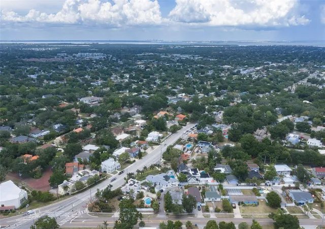 Listing Photo 2 - Condo for sale in building located at 3651 Haines Rd N, ST PETERSBURG, FL 33704 - Unit #