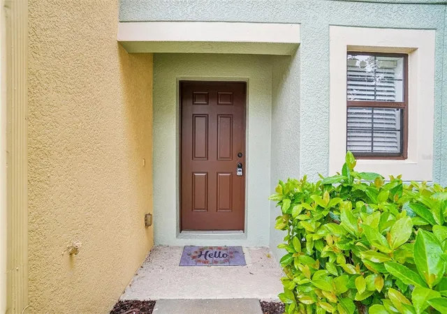 2nd image of 2516 Oleander Lakes Dr, Brandon, FL 33511 | MLS# A4698885