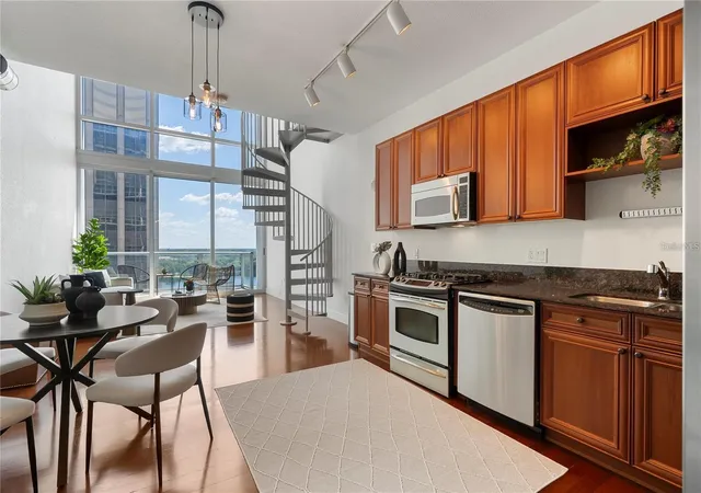 Homes for sale in Orlando, FL | 150 E Robinson St #1011, Orlando, FL 32801 | MLS# O6421999