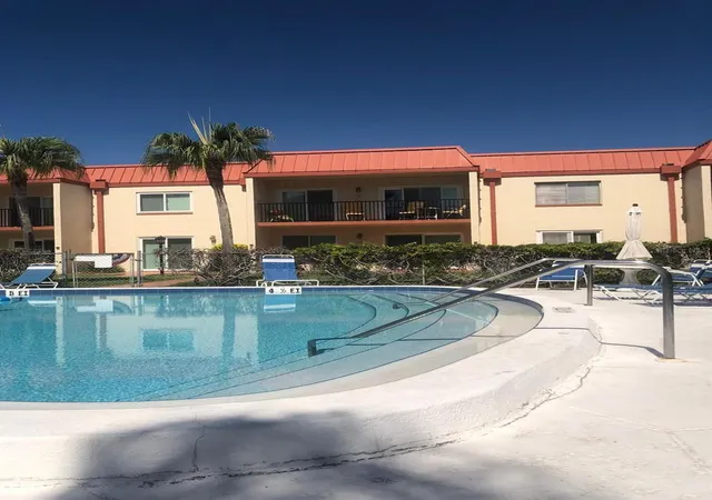 5th image of 10365 Paradise Blvd #16, Treasure Island, FL 33706 | MLS# TB8525558