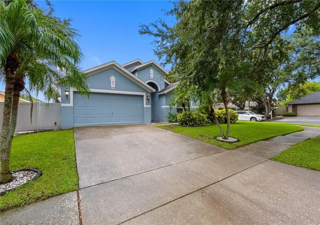 4th image of 3306 Pin Oak Ln, Tampa, FL 33618 | MLS# TB8525559