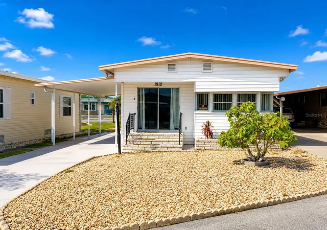 1st image of 1912 Iowa Ave, Bradenton, FL 34207 | MLS# A4698894