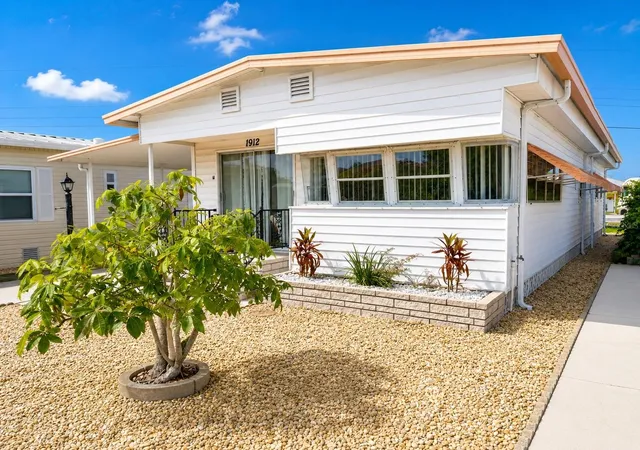 Photo 3 of Manufactured home for sale at 1912 Iowa Ave, Bradenton, FL 34207 | MLS# A4698894 | Listing updated on 2026-07-31