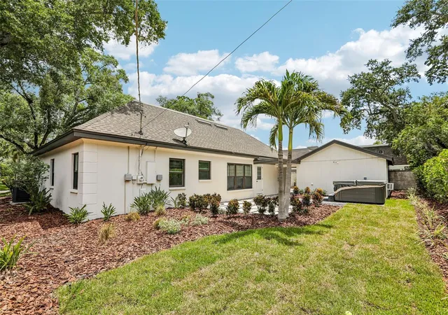 Photo 4 of Single family home for sale at 4708 W Neptune St, Tampa, FL 33629 | MLS# TB8525575 | Listing updated on 2026-09-05