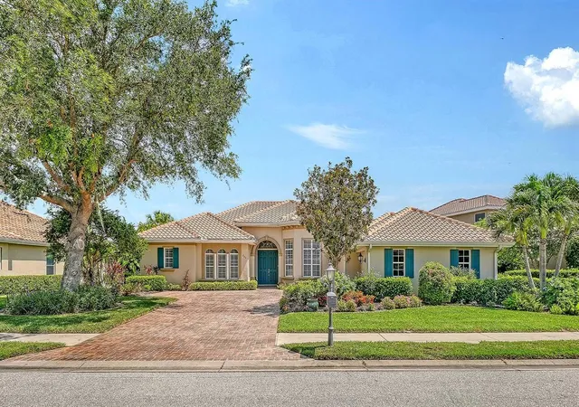 Photo 2 of Single family home for sale at 225 Pesaro Dr, North Venice, FL 34275 | MLS# TB8525578 | Listing updated on 2026-07-24