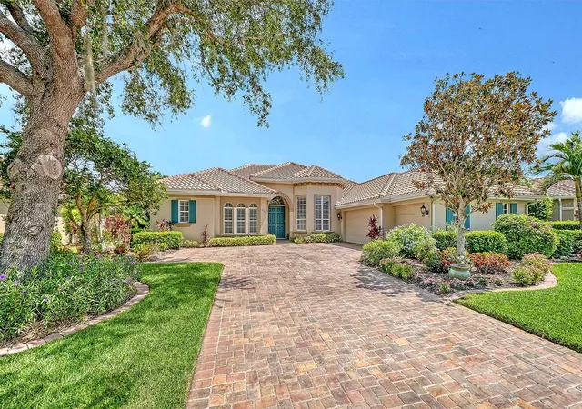 Photo 3 of Single family home for sale at 225 Pesaro Dr, North Venice, FL 34275 | MLS# TB8525578 | Listing updated on 2026-07-24