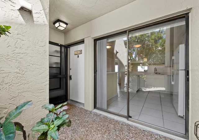 Homes for sale in Longboat Key, FL | 5260 Gulf Of Mexico Dr #413, Longboat Key, FL 34228 | MLS# A4698906