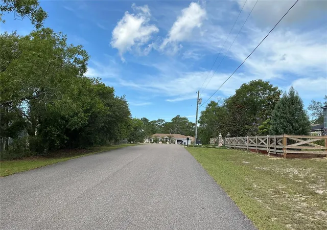 Homes for sale in Weeki Wachee, FL | Persimmon Ave, Weeki Wachee, FL 34614 | MLS# OM727853