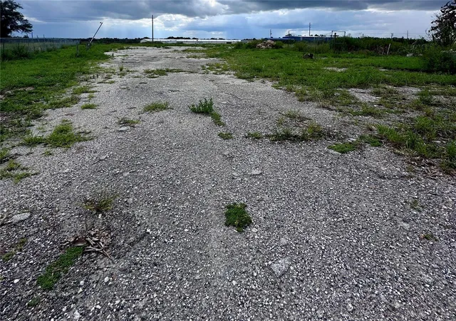 4th image of 802 Scenic Hwy N, Lake Hamilton, FL 33851 | MLS# O6422028