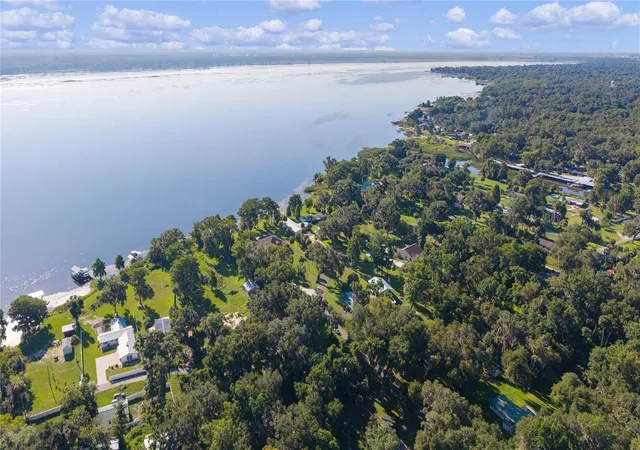 2nd image of 1975 E Cr412 Rd, Lake Panasoffkee, FL 33538 | MLS# O6422038