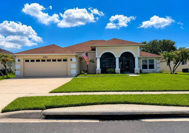 Photo 1 of Single family home for sale at 4303 Sioux Ct, Saint Cloud, FL 34772 | MLS# S5152960 | Listing updated on 2026-08-12