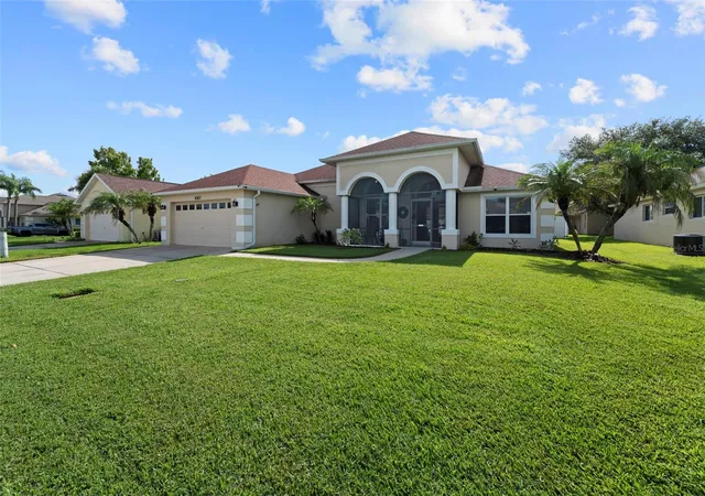 Photo 2 of Single family home for sale at 4303 Sioux Ct, Saint Cloud, FL 34772 | MLS# S5152960 | Listing updated on 2026-08-12
